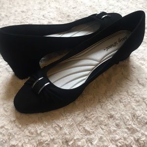 Easy Street Eloise Black Pumps Velvet with Ruched Bow with Silver Embellishment